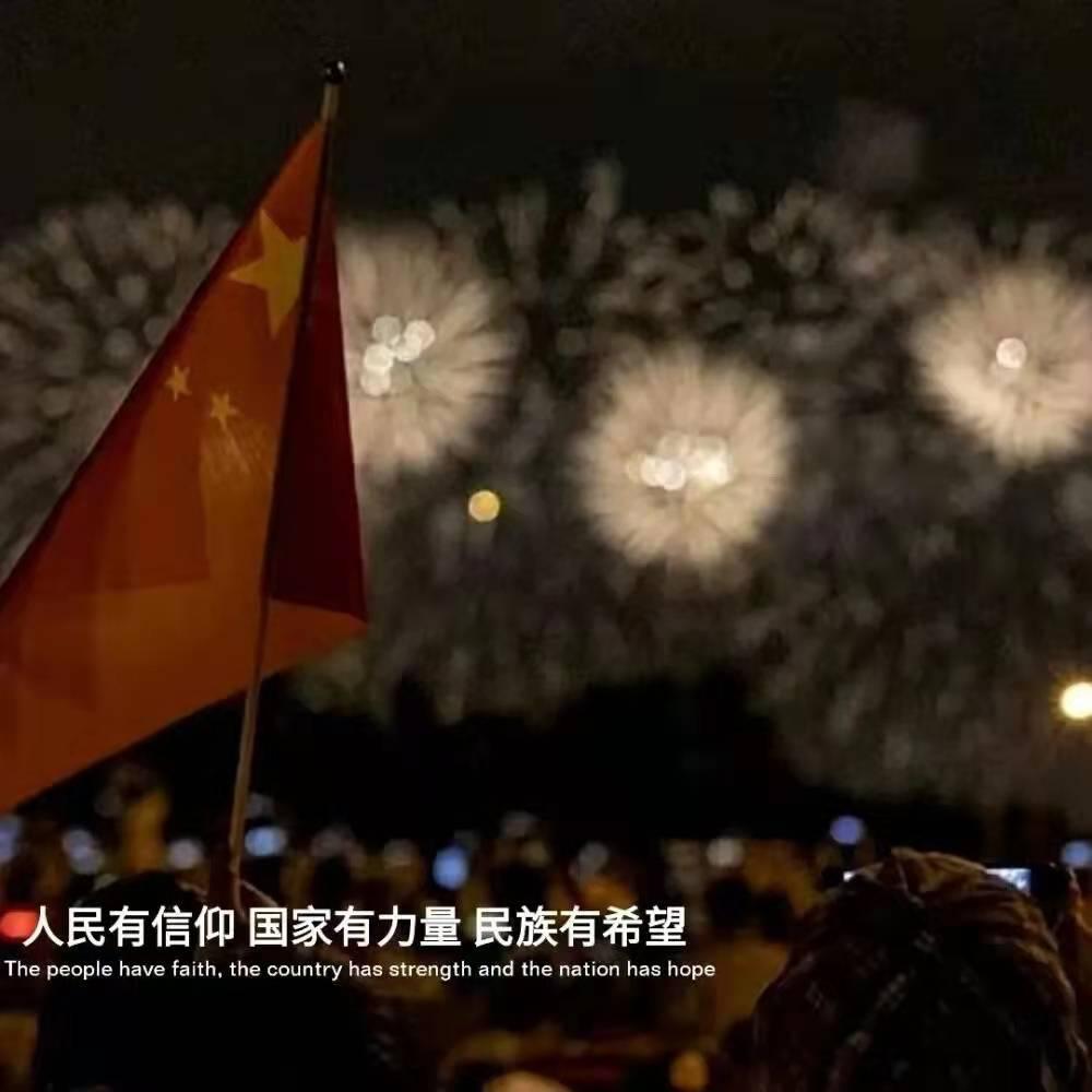 新娘让弟弟当伴娘并在婚礼上跳舞，这一幕引爆了网络