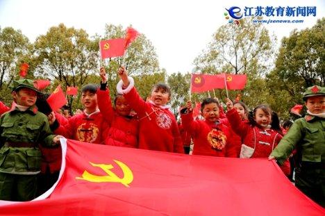 买了一些明信片，想写给一个女网友的，高三了，各位文科大大们帮我想一些话我我要写在明信片上注意格式，