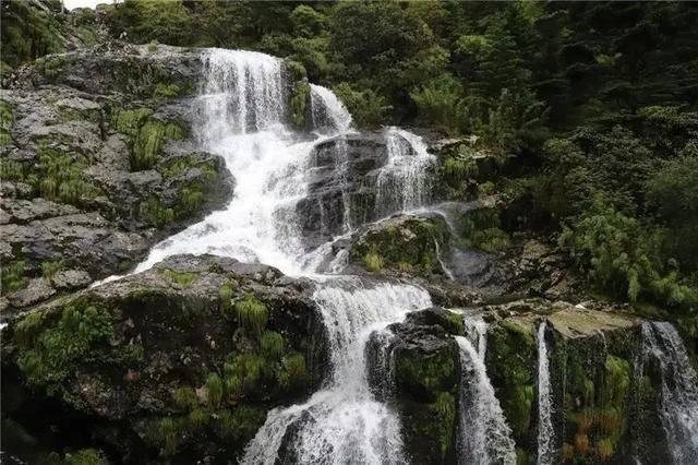狠抓作风建设 严守纪律规矩